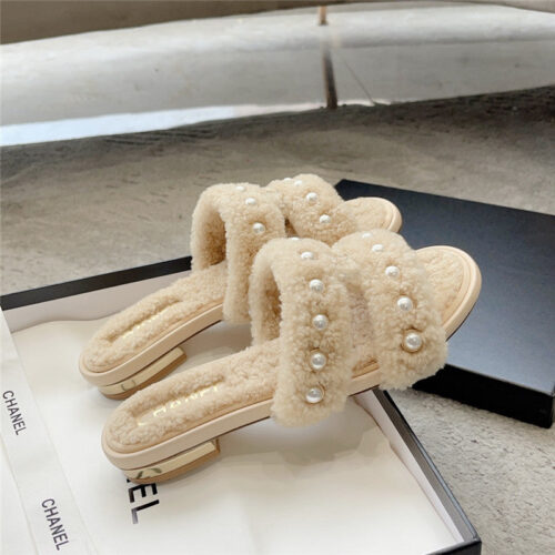 High Quality Luxury Chanel New Wool Slippers – Style 18758 product detail