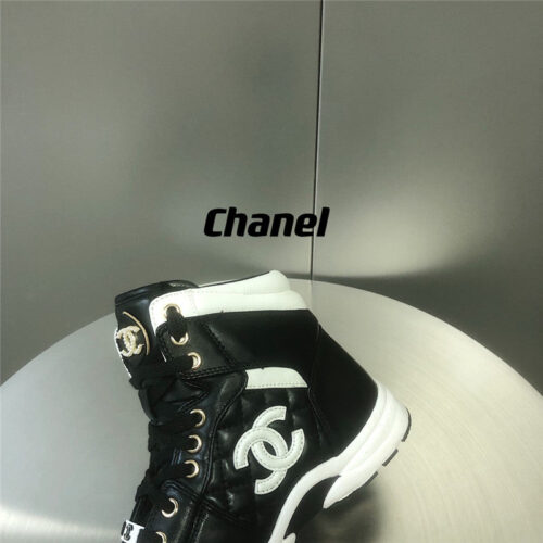 High Quality Luxury Chanel Black And White Panda Rhombus Casual Sneakers – Style 05350 product detail