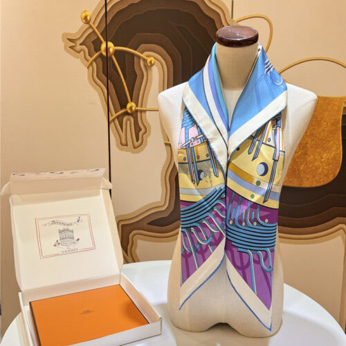 High Quality Luxury Hermes 90Cm Reversible Square Towel – Style 26184 alternate view