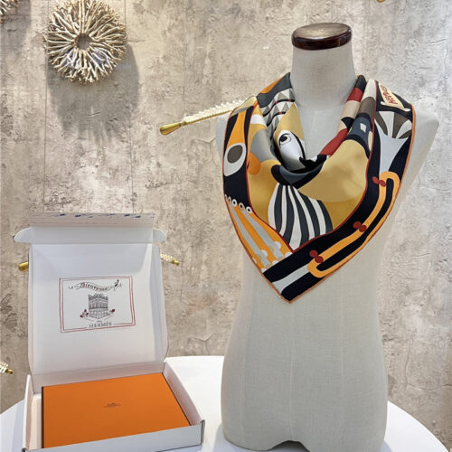 High Quality Luxury Hermes “Grand Parade” 90Cm Square Scarf alternate view