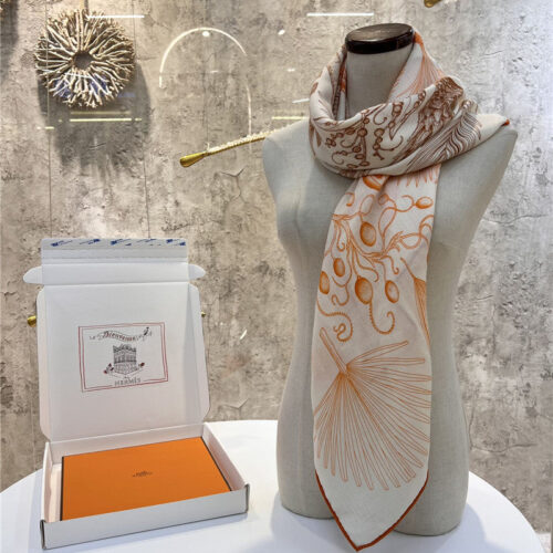 High Quality Luxury Hermes “Palm Family” 90 Cm Lightweight Square Scarf alternate view