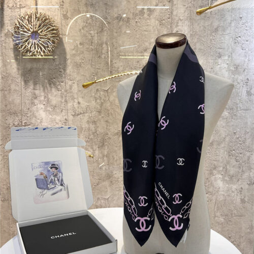 High Quality Luxury Chanel Chain With Special Double C Scarf alternate view