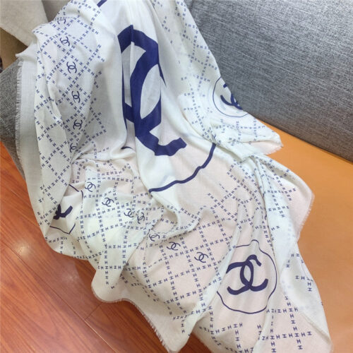 High Quality Luxury Chanel Letter Small Logo Scarf product detail