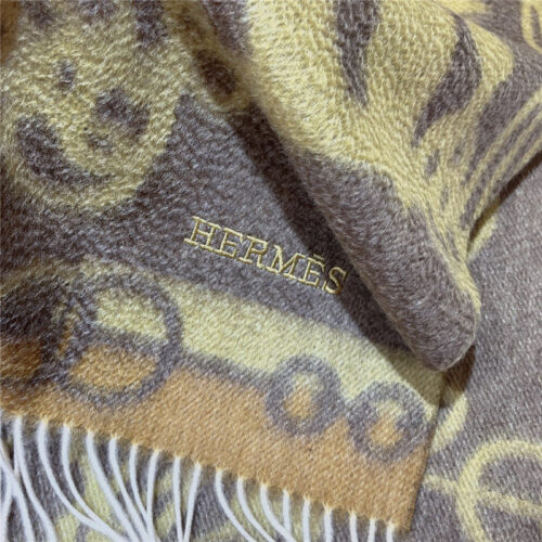 High Quality Luxury Hermes Cashmere Scarf – Style 26201 product detail