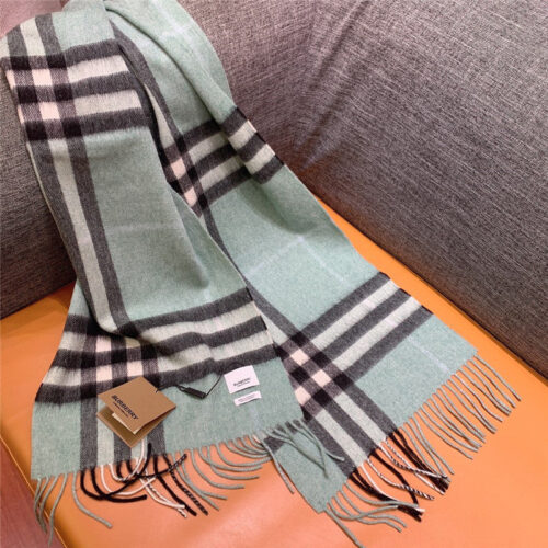 High Quality Luxury Burberry Classic Plaid Cashmere Scarf – Style 24616 product detail