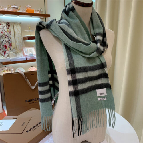 High Quality Luxury Burberry Classic Plaid Cashmere Scarf – Style 24616 alternate view