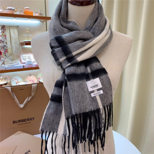 High Quality Luxury Burberry Classic Plaid Cashmere Scarf – Style 24617 alternate view
