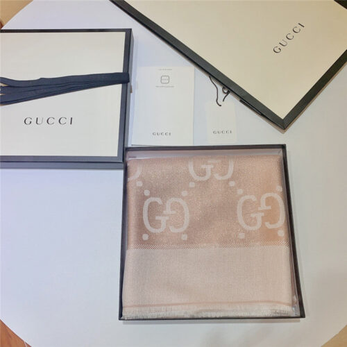 High Quality Luxury Gucci GG Lurex Jacquard Shawl product detail