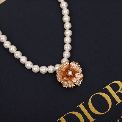 High Quality Luxury Dior Cornflower Pearl Necklace product detail