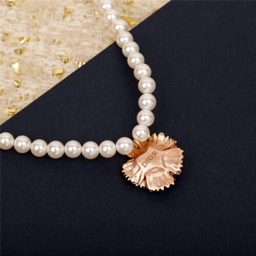 High Quality Luxury Dior Cornflower Pearl Necklace product detail