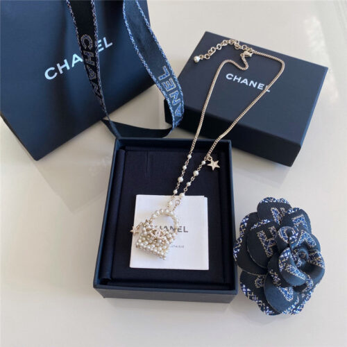 High Quality Luxury Chanel Pearl Bag Necklace alternate view