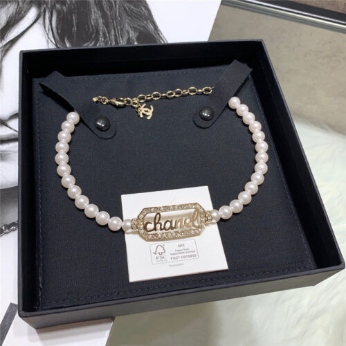 High Quality Luxury Chanel Calligraphy Letter Pearl Necklace