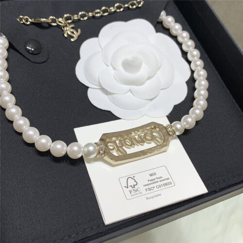High Quality Luxury Chanel Calligraphy Letter Pearl Necklace product detail