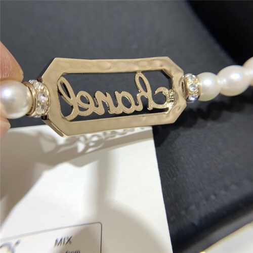 High Quality Luxury Chanel Calligraphy Letter Pearl Necklace product detail