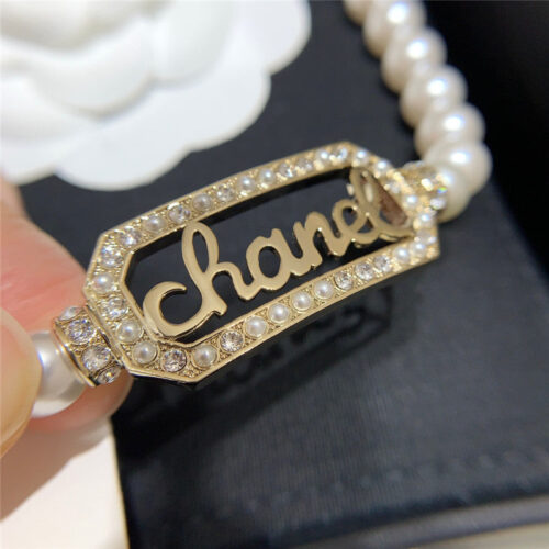 High Quality Luxury Chanel Calligraphy Letter Pearl Necklace product detail