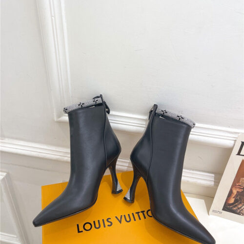 High Quality Luxury Louis Vuitton Small Square Toe Diamond Heel Boots product detail