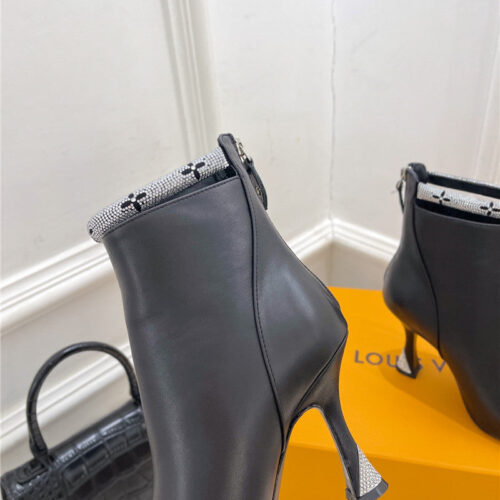 High Quality Luxury Louis Vuitton Small Square Toe Diamond Heel Boots product detail
