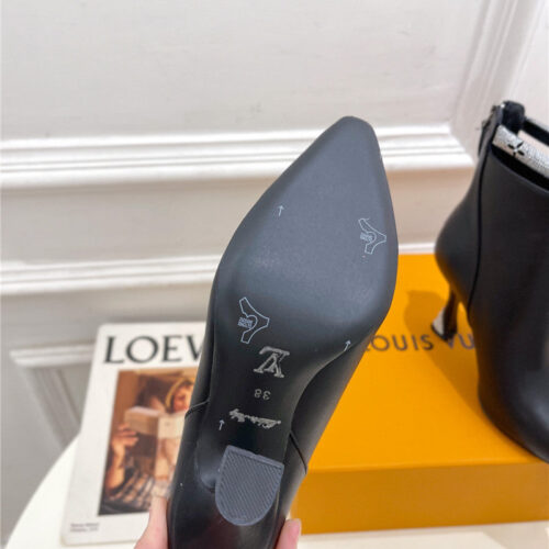 High Quality Luxury Louis Vuitton Small Square Toe Diamond Heel Boots product detail