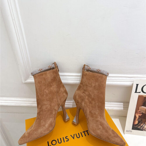 High Quality Luxury Louis Vuitton Small Square Toe Diamond Heel Boots – Style 04323 product detail
