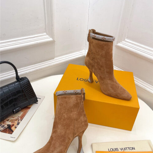 High Quality Luxury Louis Vuitton Small Square Toe Diamond Heel Boots – Style 04323 product detail
