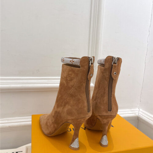 High Quality Luxury Louis Vuitton Small Square Toe Diamond Heel Boots – Style 04323 product detail