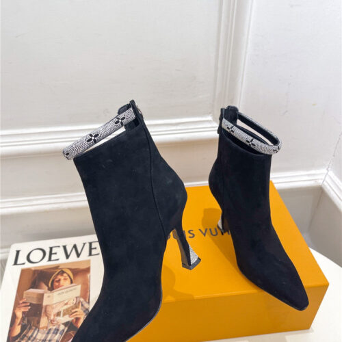 High Quality Luxury Louis Vuitton Small Square Toe Diamond Heel Boots – Style 95843 product detail