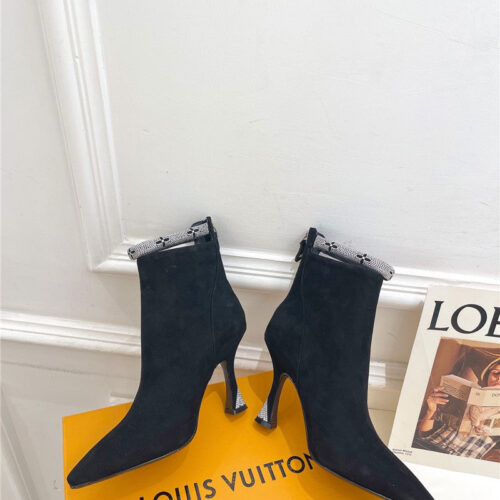 High Quality Luxury Louis Vuitton Small Square Toe Diamond Heel Boots – Style 95843 product detail