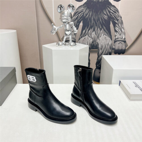 High Quality Luxury Balenciaga Round Toe Buttoned Boots – Style 41539