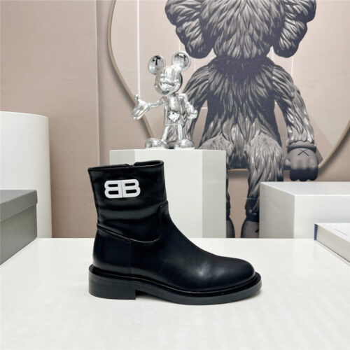 High Quality Luxury Balenciaga Round Toe Buttoned Boots – Style 41539 product detail