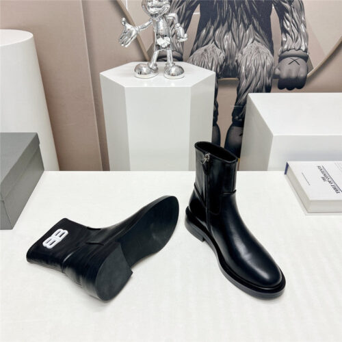 High Quality Luxury Balenciaga Round Toe Buttoned Boots – Style 41539 product detail