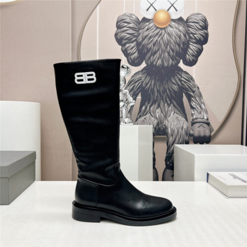 High Quality Luxury Balenciaga Round Toe Buttoned Boots – Style 03683 product detail