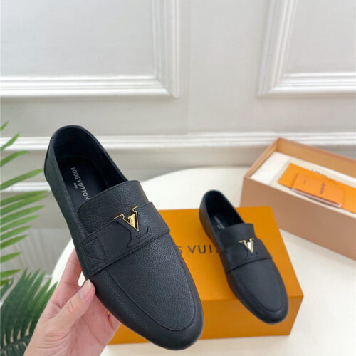High Quality Luxury Louis Vuitton New Flat Loafers alternate view