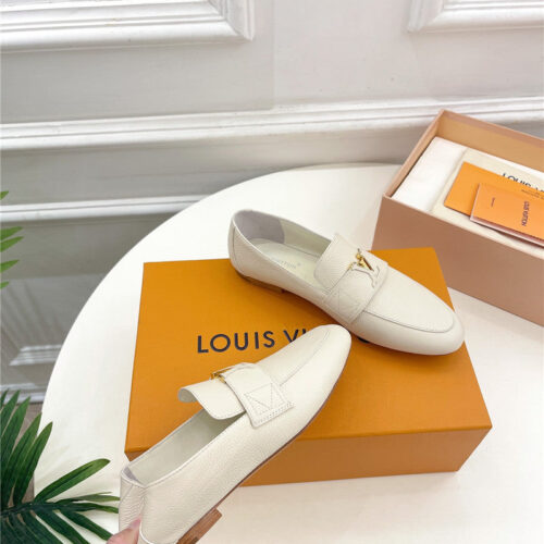 High Quality Luxury Louis Vuitton New Flat Loafers – Style 89475 product detail