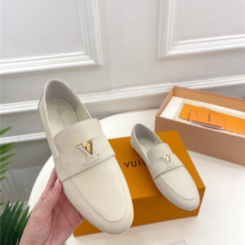 High Quality Luxury Louis Vuitton New Flat Loafers – Style 89475 alternate view