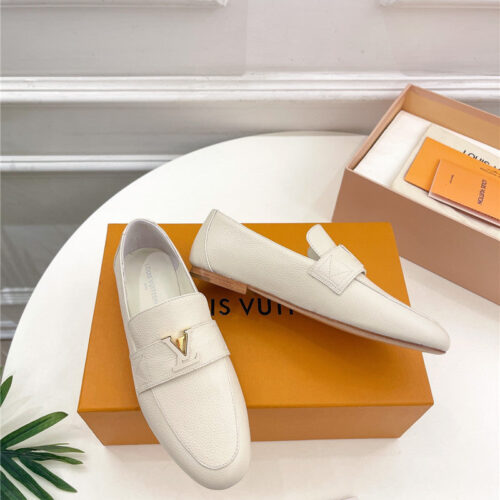 High Quality Luxury Louis Vuitton New Flat Loafers – Style 89475 product detail