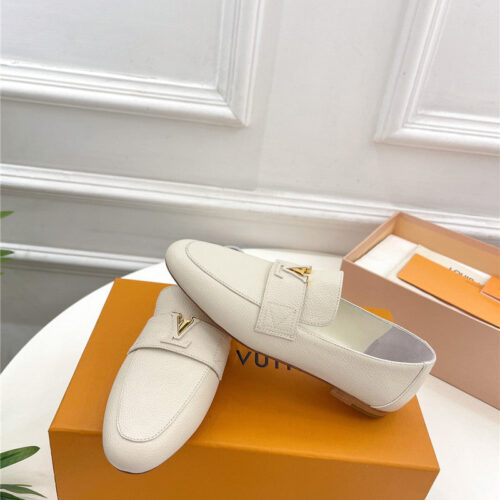 High Quality Luxury Louis Vuitton New Flat Loafers – Style 89475 product detail