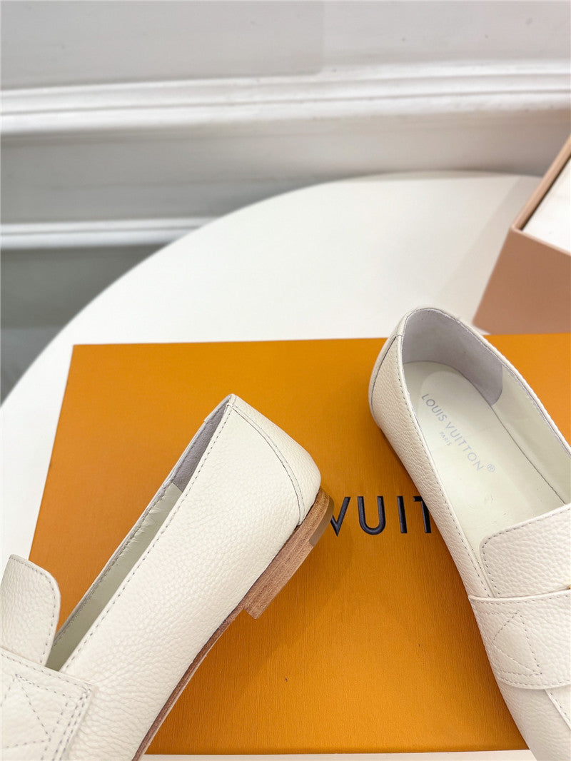 High Quality Luxury Louis Vuitton New Flat Loafers – Style 89475 product detail