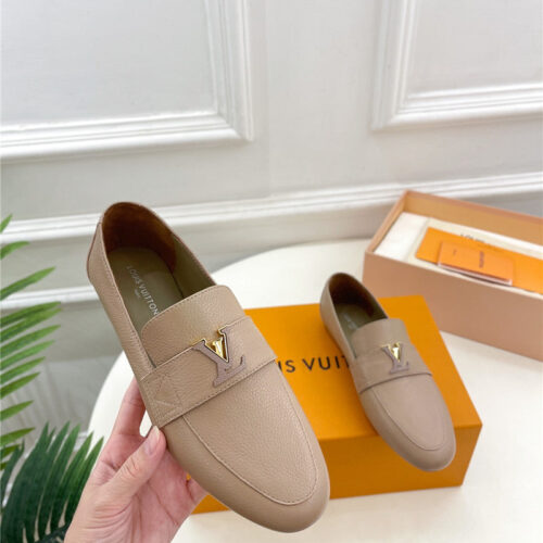 High Quality Luxury Louis Vuitton New Flat Loafers – Style 55011 alternate view