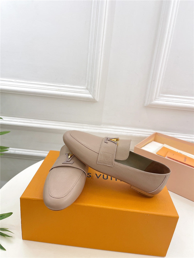 High Quality Luxury Louis Vuitton New Flat Loafers – Style 55011 product detail