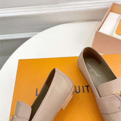 High Quality Luxury Louis Vuitton New Flat Loafers – Style 55011 product detail