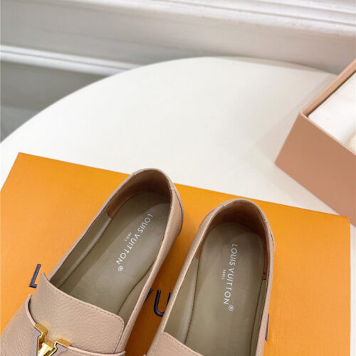 High Quality Luxury Louis Vuitton New Flat Loafers – Style 55011 product detail