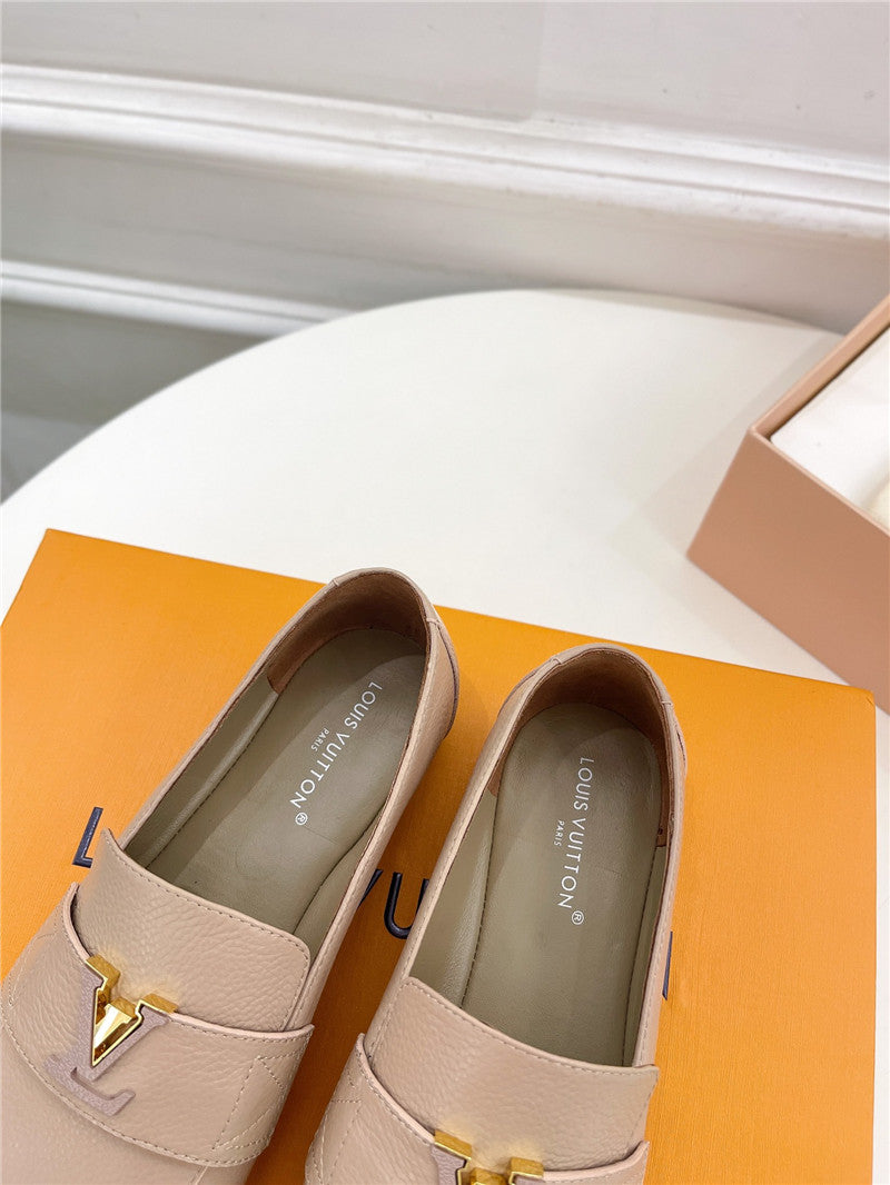 High Quality Luxury Louis Vuitton New Flat Loafers – Style 55011 product detail