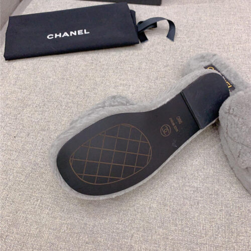 High Quality Luxury Chanel New Thick Sole Fur Slippers – Style 55526 product detail