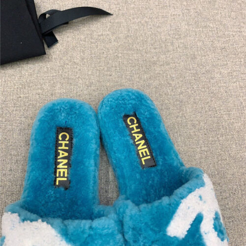 High Quality Luxury Chanel New Thick Sole Fur Slippers product detail