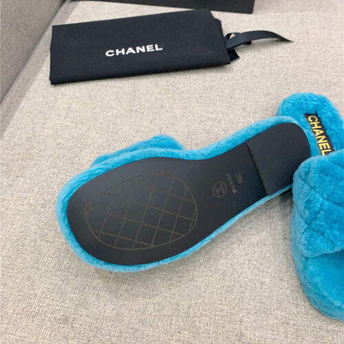 High Quality Luxury Chanel New Thick Sole Fur Slippers product detail