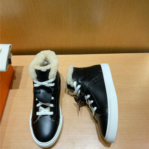 High Quality Luxury Hermes New Classic Kelly Buckle Casual Shoes alternate view