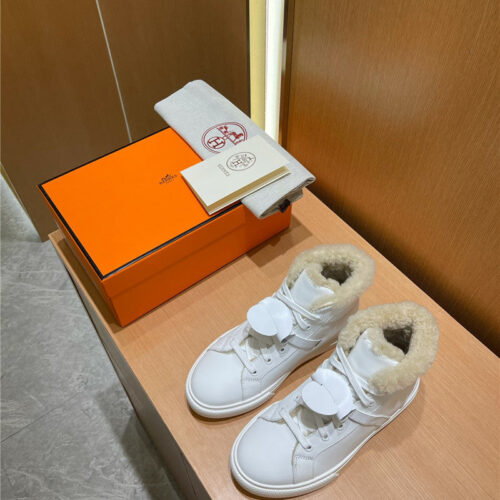 High Quality Luxury Hermes New Classic Kelly Buckle Casual Shoes – Style 94051 product detail
