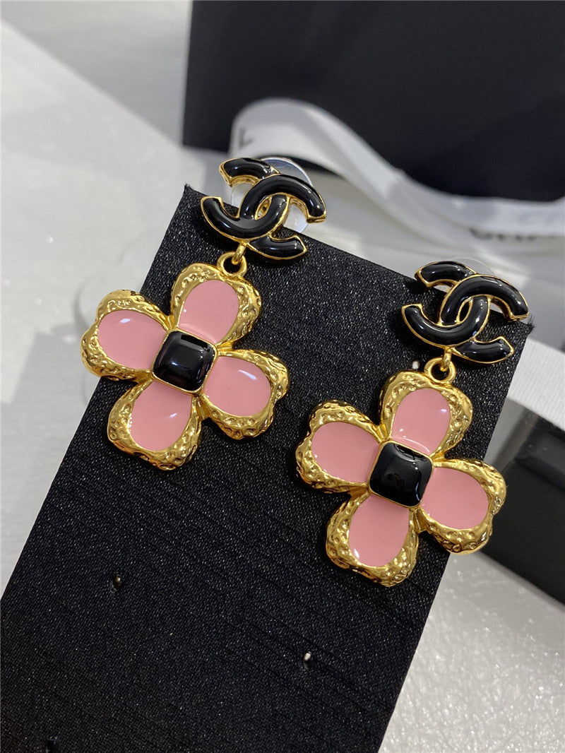 High Quality Luxury Chanel Pink Enamel Four-Leaf Clover Earrings product detail