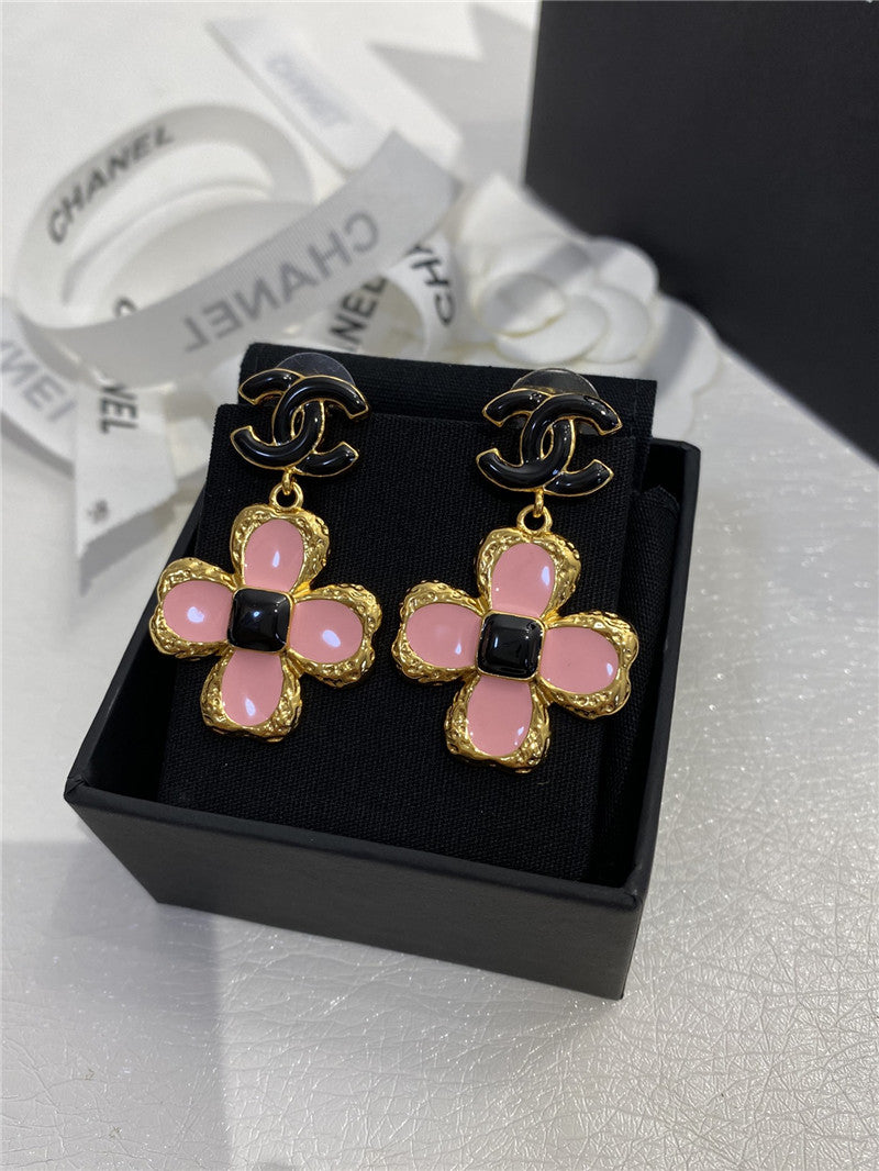 High Quality Luxury Chanel Pink Enamel Four-Leaf Clover Earrings product detail