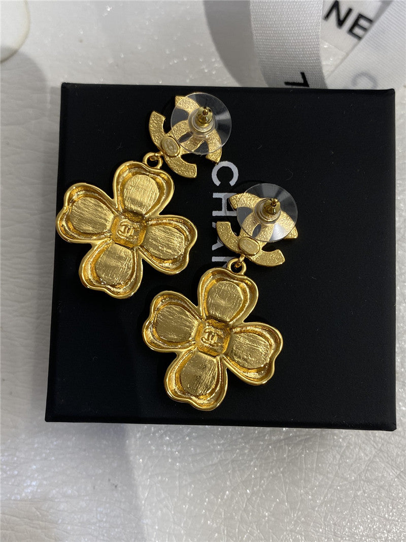 High Quality Luxury Chanel Pink Enamel Four-Leaf Clover Earrings product detail